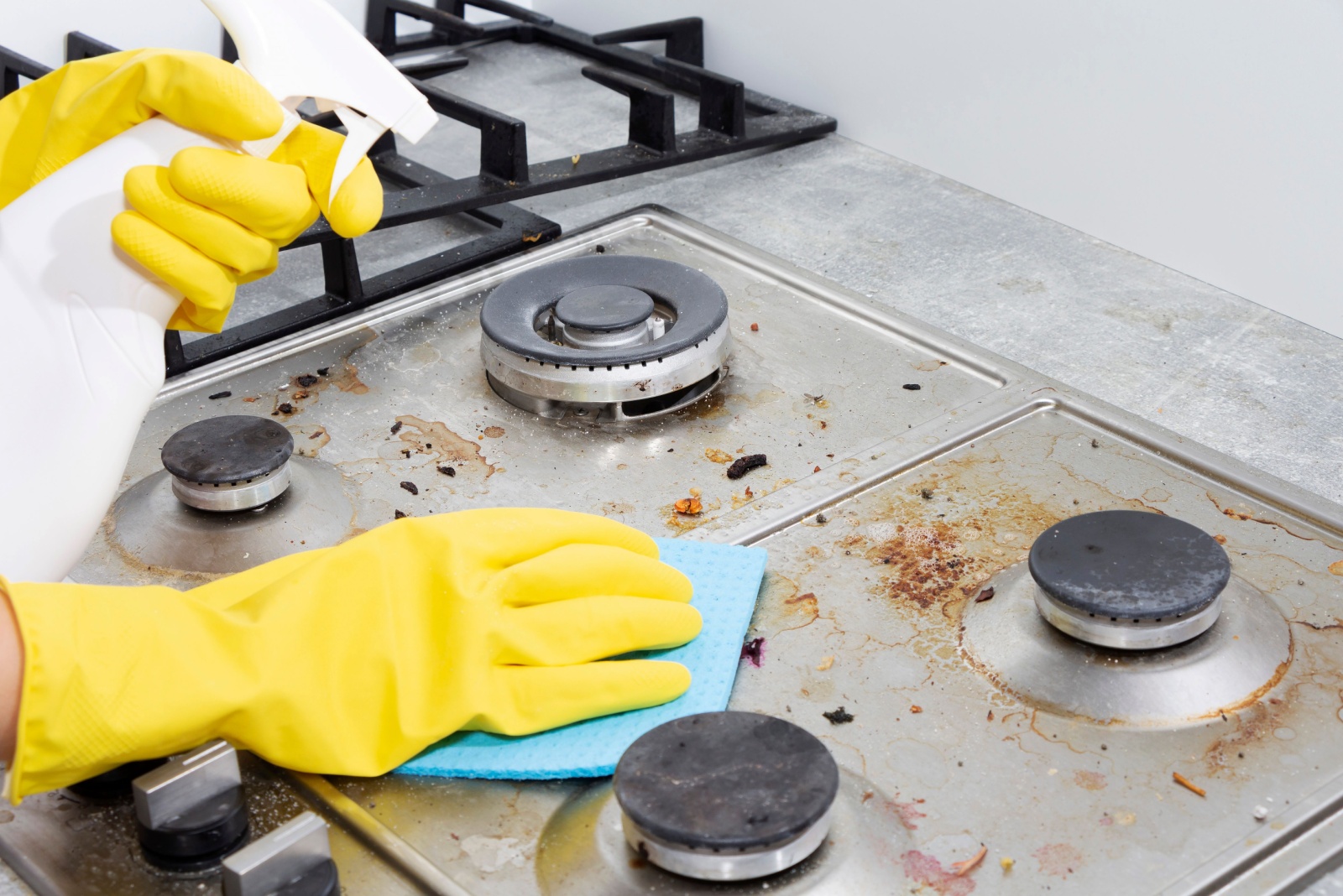 cleaning a stove