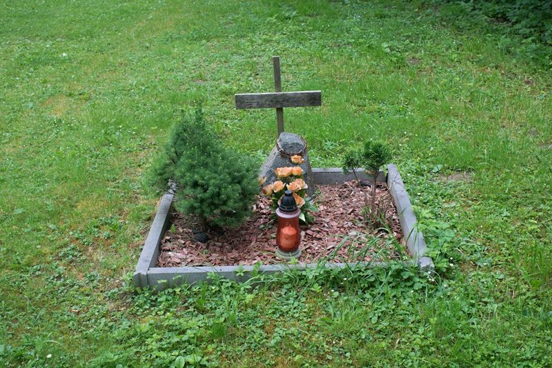 Legal Restrictions May Prohibit Home Burials