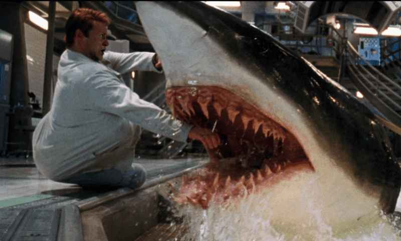 Deep Blue Sea (1999)